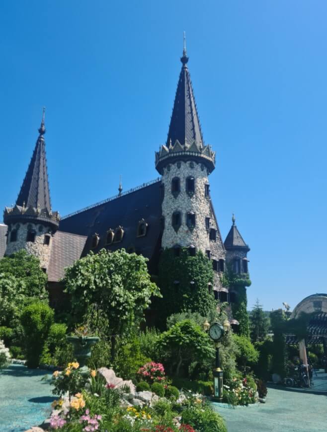 Ravadinovo castle